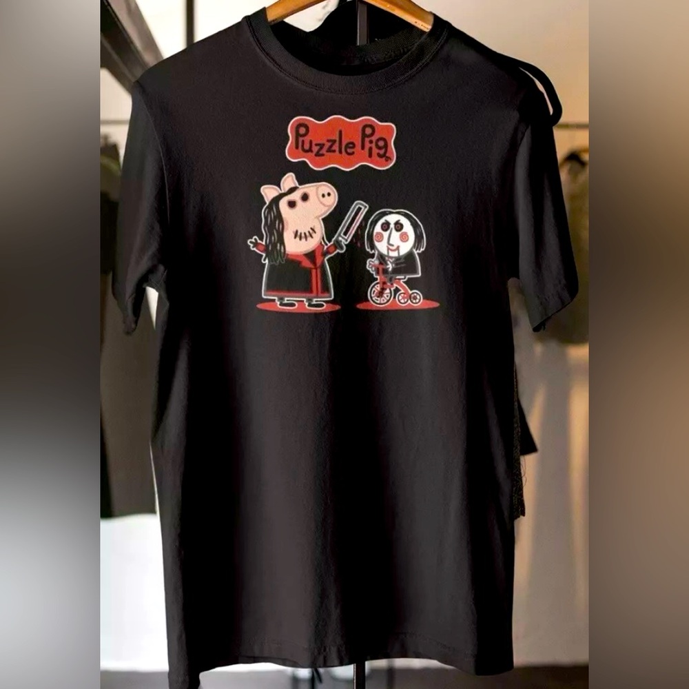 Peppa Pig + Saw = Puzzle Pig JigSaw Billy The Puppet Men’s Black Tee